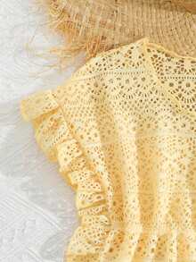 Kleine Mädchen Geometrisches Spitze Cut-Out-Muster V-Ausschnitt Ärmellos Kleid mit Rüschensaum, Geometrisches Spitze Strukturstoff, Rundhalsausschnitt, Ärmellos mit Rüschensaum, Taillierter Rock, süßer Urlaubsstil, geeignet für Strandurlaub, Eltern-Kind Strandfotos, Sommer - Gelb - Übersicht 6