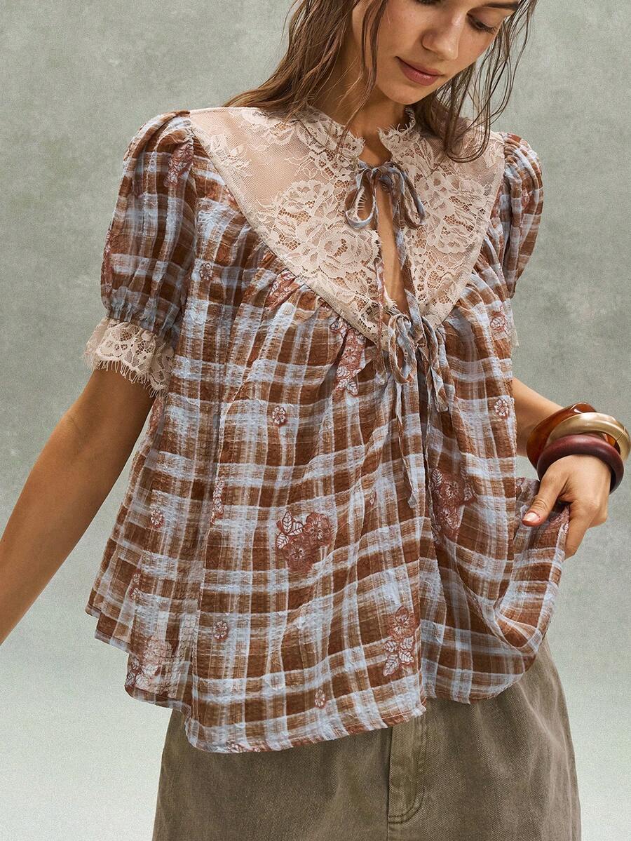 Bohemela BOHO 女款夏季休閒編織襯衫,復古格紋搭配蕾絲拼接/蕾絲飾邊細節,打造柔美復古街頭風。輕盈易層搭,可扣上鈕扣、半紮牛仔褲,或敞開作為輕盈海灘罩衫。適合日常出遊 - 黃色 - 查看 1
