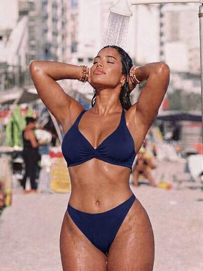 Swim SXY Plus Size Women's Solid Color Twist Front Deep V-Neck Bikini Top, Minimalist Style With Gathering Design, Adjustable Metal Buckle Shoulder Straps, Suitable For Beach Vacation