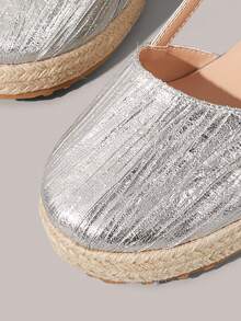 Styleloop Giày nữ màu hồng mơ, chất liệu dây gai rỗng, kiểu dáng sandal đế xuồng mũi nhọn, quai ngang, nhẹ, giúp tăng chiều cao, thích hợp cho dự tiệc, du lịch, phong cách bohemian, nghỉ dưỡng, mùa hè, đồ dùng cần thiết khi đi du lịch. - Bạc - Xem 5