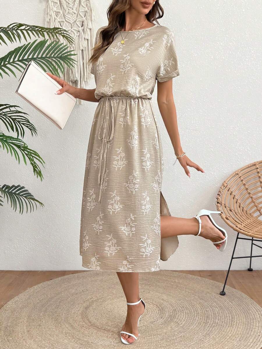 SHEIN Clasi 女士夏季度假花卉刺绣侧开衩中长连衣裙 - 杏色 - 查看 1