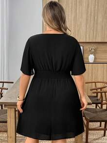 SHEIN CURVE+ Vestido de línea A con cuello en V y volantes en el bajo, adecuado para playa, vacaciones, estilo bohemio, hippie, Y2K, verano, Día de San Valentín, vestido elegante para citas - Negro - Ver 3