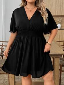 SHEIN CURVE+ Vestido de línea A con cuello en V y volantes en el bajo, adecuado para playa, vacaciones, estilo bohemio, hippie, Y2K, verano, Día de San Valentín, vestido elegante para citas - Negro - Ver 4