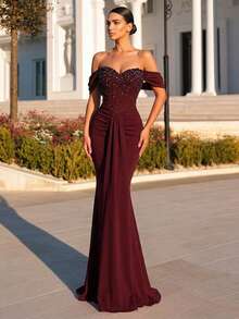 Glamrae Petite Robe de soirée élégante pour femmes avec décolleté épaules dénudées, décoration de strass, taille froncée et queue de poisson - Rouge foncé - Voir 5