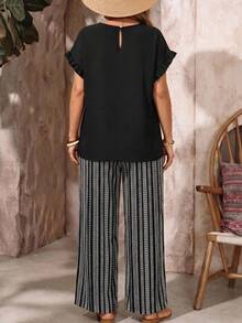EMERY ROSE 2pcs/Set Plus Size Women Summer Solid Ruffle Trim Top And Striped Print Casual Pants Set - Multicolor - View 2