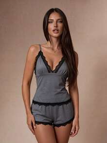 SHEIN Bộ đồ ngủ áo hai dây và quần short ôm sát viền ren - Xám - Xem 4