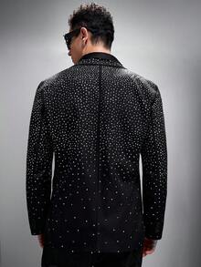 Zorclune 男士商务休闲水钻装饰单排扣西装外套，翻领设计增添时尚感和层次感，适合通勤、商务、派对和正式场合。送给男友或丈夫的绝佳礼物，情人节、盛大派对、周末旅行、户外活动、探险旅行、轻松的工作环境或半正式场合的理想之选。也是送给男友/丈夫的周年纪念/生日礼物，适合派对、暑假、新年、婚礼、情人节等各种场合。 - 黑色 - 查看 2