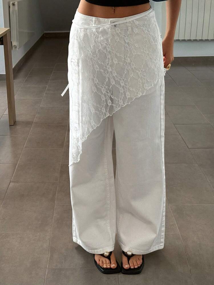 Women's Loose Fit Pocket Flare Leg Jeans Paired With Lace Hem