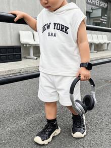 SHEIN Playful Pals 男嬰白色夏季街頭風休閒圖案街頭時尚沙灘水洗套頭運動衫搭配運動短褲，適合休閒外出、學校派對 - 白色 - 查看 10