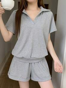 DAZY Bộ đồ ngủ nữ kẻ sọc gồm áo và quần short - Xám - Xem 6