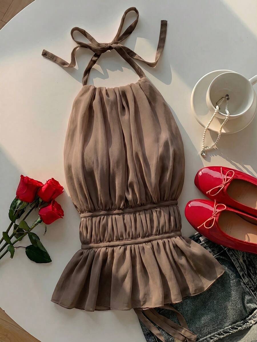 SHEIN EZwear Camiseta sin espalda con cuello halter y espalda con lazo fruncido - Caqui - Ver 1