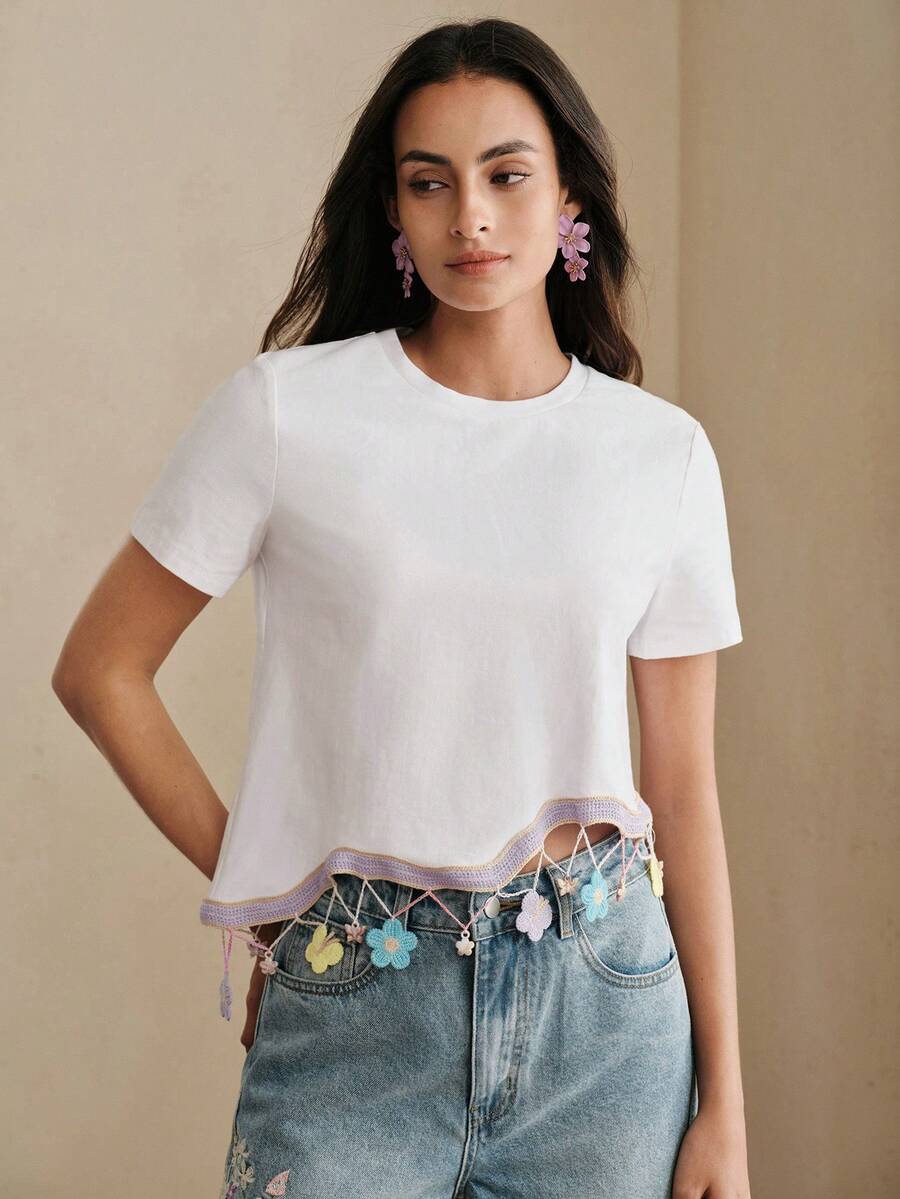 Anewsta Tricou pentru femei cu panglică și pandantiv floral asimetric la tiv, potrivit pentru vacanță - alb - Vizualizare 1