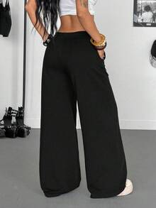 StreetHx Pantalones rectos de cintura baja de mujer con estampado de cruz y tachuelas, de estilo casual, deportivo y escolar, versátiles, pantalones negros de verano - Negro - Ver 2