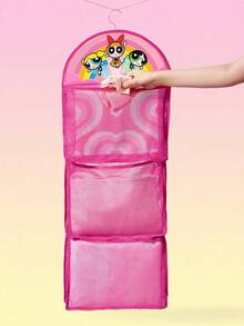 THE POWERPUFF GIRLS X SHEIN 一件卡通图案印花收纳袋，可悬挂收纳，适合挂在门后、衣柜等位置。三格大容量设计，可收纳衣物、包包、杂物等。适合所有人群，尤其适合粉丝、友情、泡泡、毛绒绒、花花、飞天小女警等。 - 玫紅色 - 查看 2