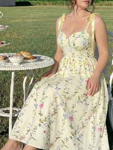 SHEIN MOD 大码女式碎花系带露肩优雅中长连衣裙，适合度假、夏季、休闲穿搭、复古风、乡村风、外出、教师装、约会、野餐、派对、舞会、节日、生日等场合，也可作为田园风、下午茶、挤奶女工风、法式风或碎花连衣裙穿着。 - 淡黃色 - 查看 3