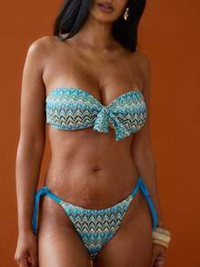 FASHION SZN Bộ đồ bơi 3 mảnh dành cho nữ, áo quây và quần bikini cùng màu, khăn sarong mini móc họa tiết zigzag, bộ đồ bơi không dây vai, đồ đi biển, câu lạc bộ bãi biển, kỳ nghỉ hè, sang trọng bên hồ bơi, tiệc tùng bên hồ bơi, du lịch Ibiza, du lịch châu Âu mùa hè - Màu xanh lam - Xem 5