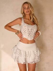 SHEIN Glamour 两件套度假白色蕾丝睡衣，露肩露背无袖上衣搭配迷你蕾丝裙，尽显优雅气质，适合锐舞派对、音乐节、街头风、演唱会、夜店、约会、生日等各种场合，是派对必备、基础款、外出、休闲针织、亮面等各种场合的理想选择，也是毕业季的完美之选。 - 白色 - 查看 3