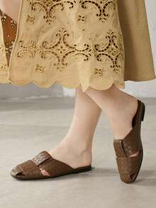 MOTF PREMIUM Sandalias planas casuales y sencillas de cuero marrón con punta redonda para mujer - Marrón Mocha - Ver 6
