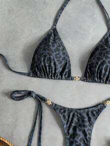 Swim Vcay 女士热带豹纹性感两件式比基尼套装，配金属配饰，休闲度假装 - 彩色 - 查看 4