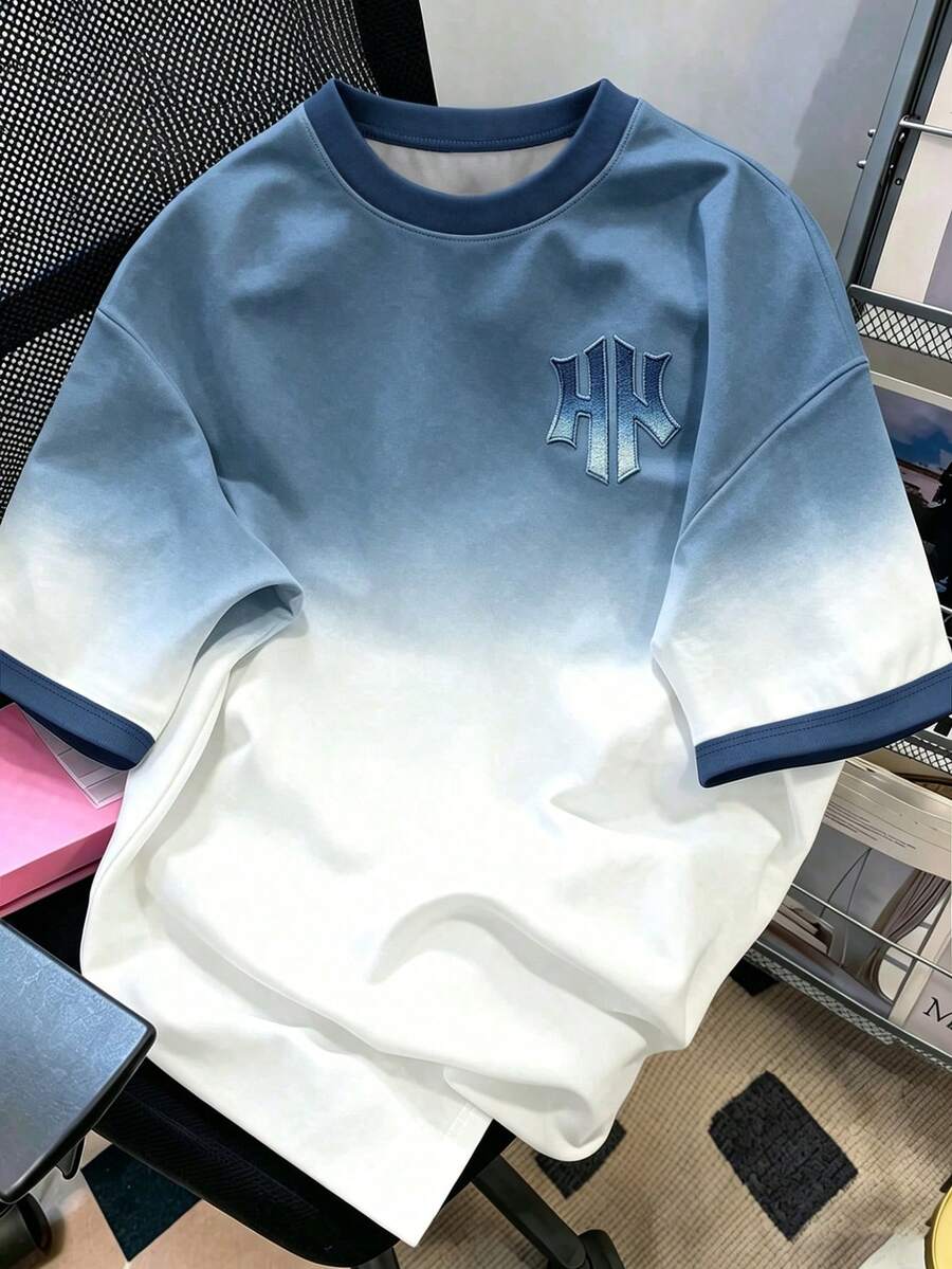 Manfinity Joysei 男士藍白漸層Logo T恤,休閒街頭上衣,適合街頭、聚會、派對 & 日常穿著,度假 - 彩色 - 查看 1
