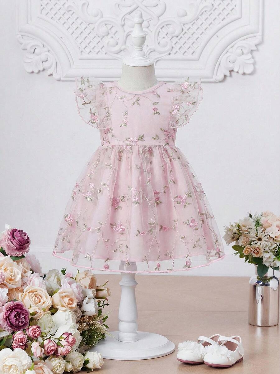 SHEIN Baby Girl Color-Block Pink Bow Decor Chiffon Floral Ruffle Hem Embroidered Mesh Dress Casual Dress,Prom Dress,Summer Clothes,Suitable For Everyday Life, Parties, Birthdays, And Celebrations In Spring And Summer., Princess Dress Elegant Floral Dress Flower Girl Dress Tea Party Dress Girls Floral Bow Dress, Girls Party Dress Girls Vintage Dress Girls Floral Dress - Pink - View 1