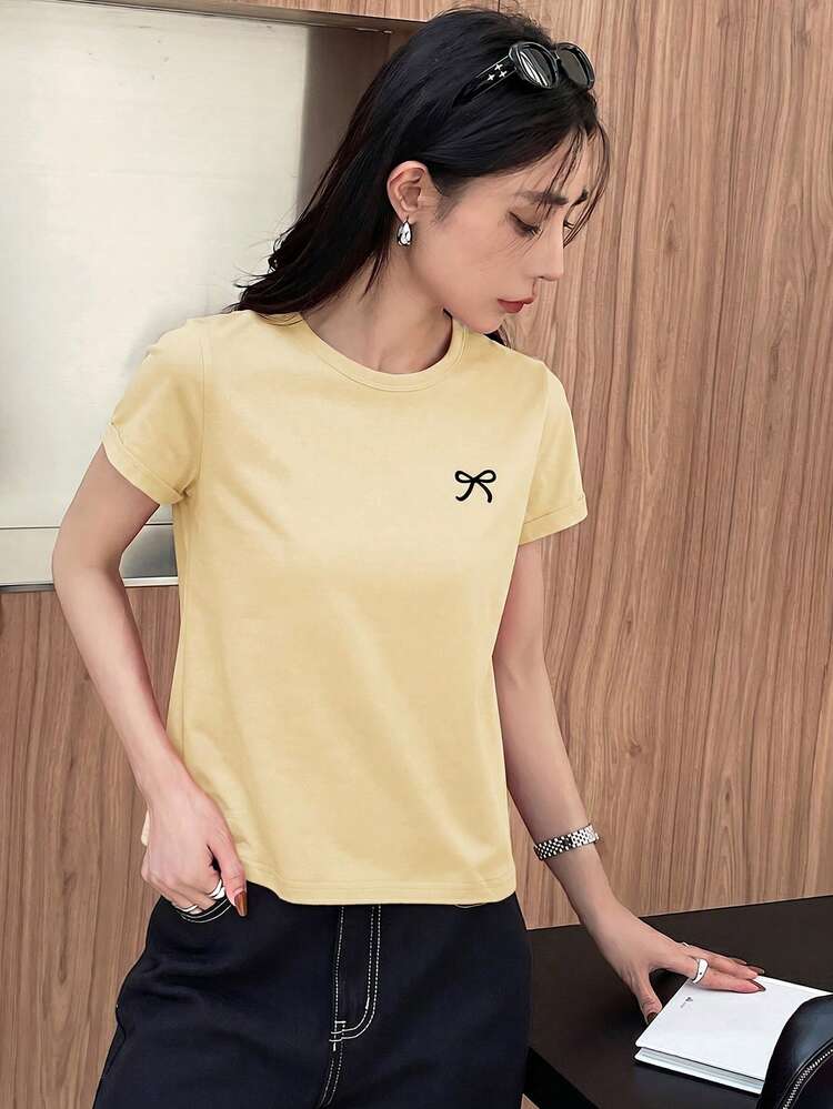 Heart Embroidery Casual Street Style Yellow Crop Top, Round Neck Short Sleeve T-Shirt For Women, Suitable For Spring & Summer, Music Festival & Vacation