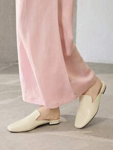 Light apricot