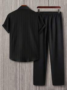 Manfinity Homme Herren Große Größen Set aus einfachem Kurzarm Hemd mit Einzelknopfleiste und Hose mit Kordelzug Taille und Taschen - Schwarz - Übersicht 2