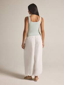 KSTM Áo tank top dệt kim màu xanh lá cây nhạt với chi tiết hoa thêu tinh tế, cổ vuông, không tay, thời trang mùa hè. - Màu xanh nhạt - Xem 2