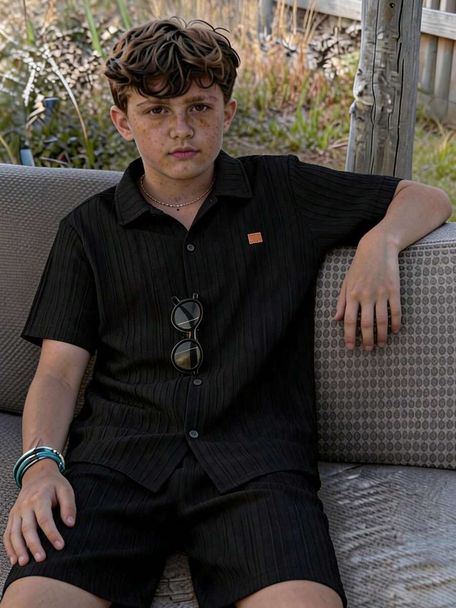 SHEIN 青少年男孩 2件組休閒百搭紋理短袖襯衫與短褲套裝 男孩黑色短套裝