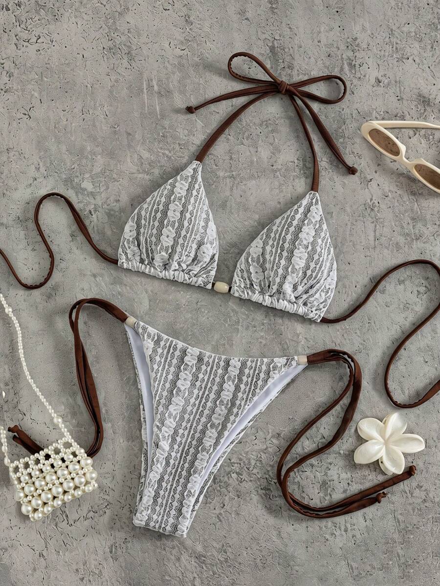 SHEIN Swim Vcay Bộ bikini 2 mảnh sang trọng, thanh lịch màu trắng ren móc và nâu caramel/nâu dành cho nữ, áo bơi cổ yếm đính hạt gỗ, quần bơi thong cạp cao gợi cảm cho kỳ nghỉ hè ở bãi biển, hồ bơi, phong cách retro Y2K Spice Hot Girl, lễ hội âm nhạc, tiệc brunch ven biển nhiệt đới, kỳ nghỉ trên đảo ven biển & phong cách hiện đại. - màu nâu - Xem 1