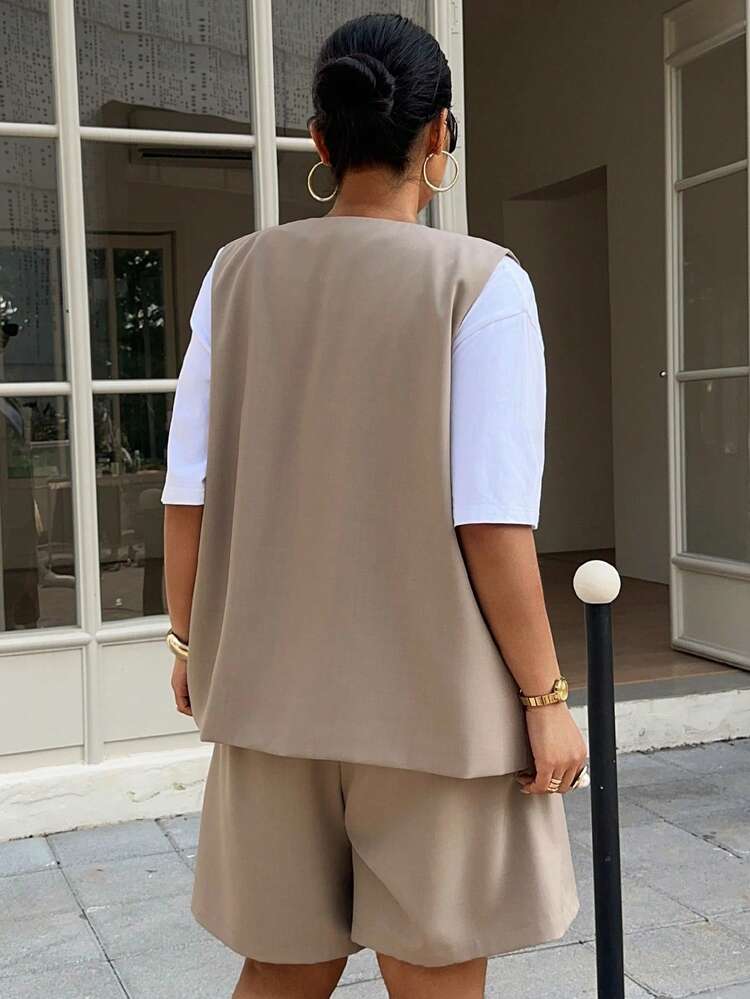 Dazy Plus Plus Size Women's Solid Color Business Casual Sleeveless Open Front Cardigan + Straight Leg Shorts 2 Piece Set, Spring/Summer
