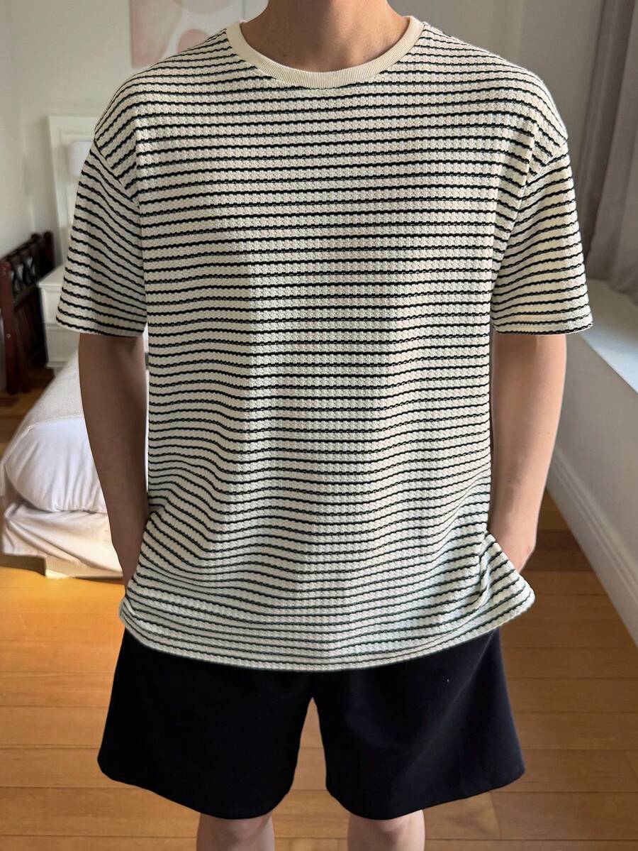 DAZY Conjunto de pijama de camiseta de manga corta a rayas y pantalones cortos para hombre, de verano - Multicolor - Ver 1