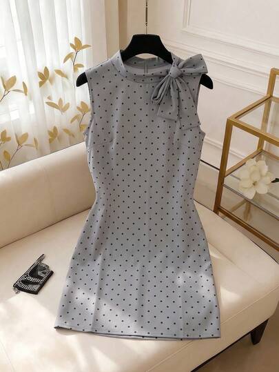 SHEIN Franclia 女士常规短款连衣裙，梭织波点面料，系带领口，A字廓形，时尚度假及休闲通勤之选。