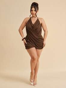 SHEIN BAE CURVE 大码女式纯色褶皱吊带系带休闲日常连体衣 - 棕色 - 查看 3