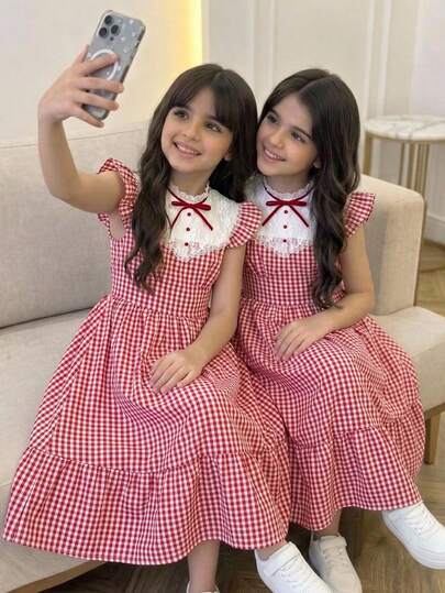 SHEIN Serisse Kids Vestido de manga corta con cuello de encaje a cuadros para niña preadolescente, vestido de verano, atuendos de vacaciones, estilo retro, vintage, atuendos de campo, picnic, fiesta, festival, uso en cumpleaños, vestido de té, vestido de estilo francés, vestido a cuadros rojo y blanco, vestido de fiesta, atuendos de vacaciones de primavera, vestido de graduación, vestido rojo, vestido con volantes para picnic, vestidos retro