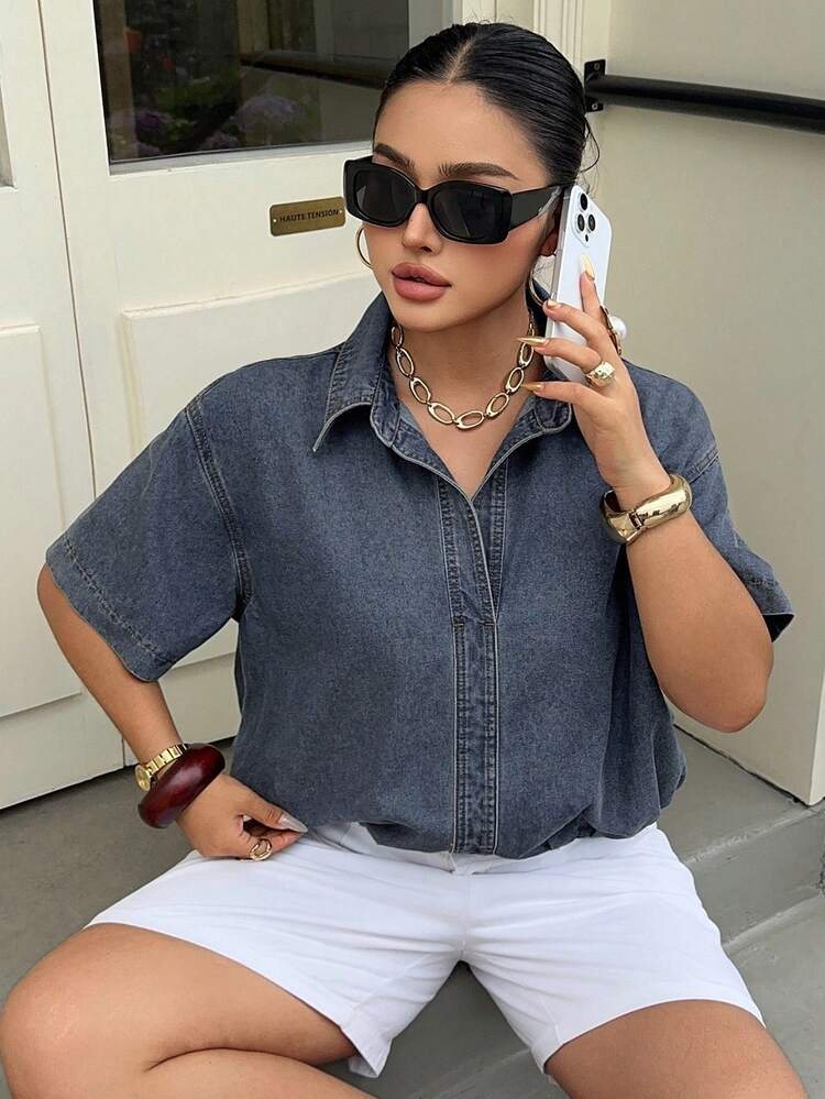 Dazy Plus Light Wash Western Denim Collared Half-Placket Short Sleeve Ruched Waist Denim Blouse, Plus Size Women Spring/Summer