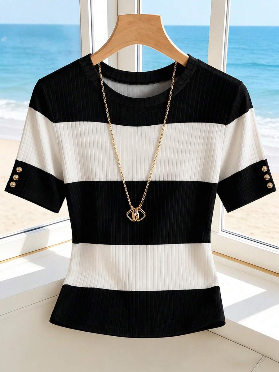 SHEIN Franclia Camiseta de mujer de cuello redondo casual con rayas de contraste y manga corta - Blanco y Negro - Ver 1