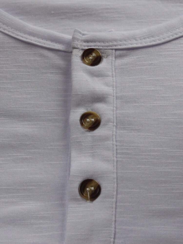 Manfinity RSRT 男士T恤，春季新款休闲运动版型，柔软舒适，简约透气设计，可机洗，适合户外高尔夫、健身、休闲穿着，也是送给男士的绝佳礼物。 - 白色 - 查看 3