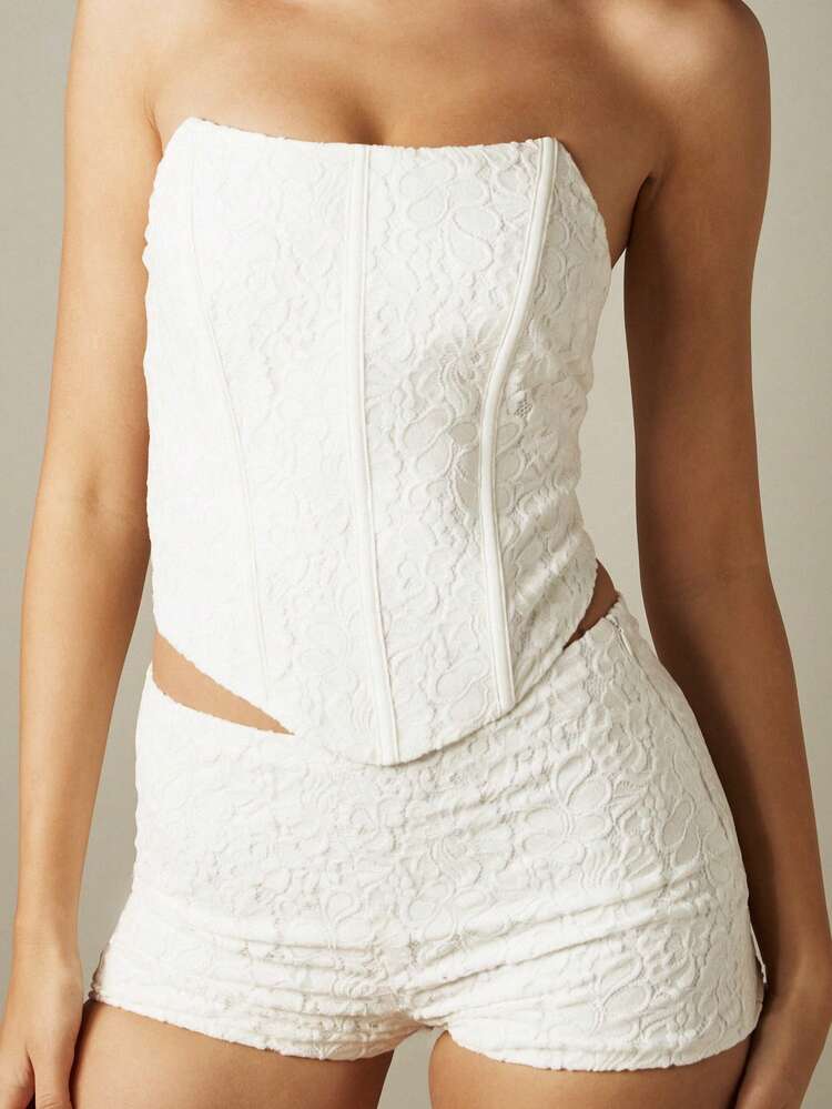 MISSGUIDED Strapless Lace Corset Top High Waisted Shorts Two Piece Co Ord Set Summer Festival Party Outfit White Bandeau Crop Top Matching Mini Shorts