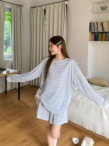 DAZY Bộ đồ ngủ nữ kẻ sọc gồm áo và quần short - Màu xanh lam - Xem 6