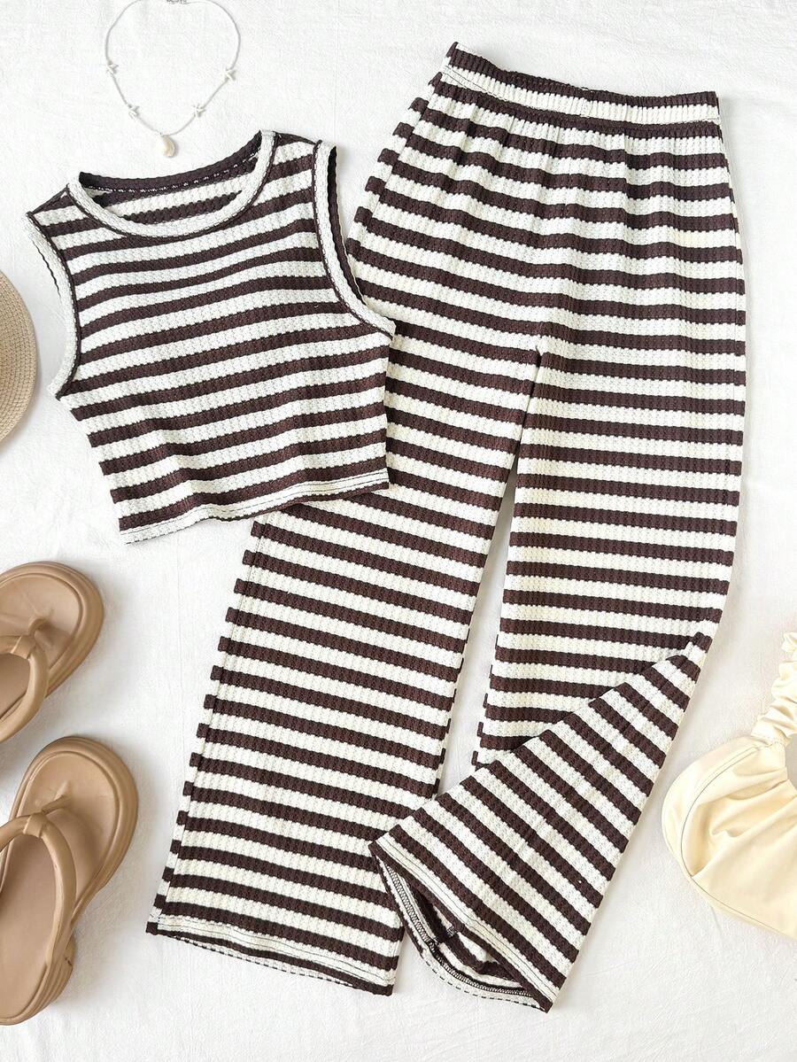 SHEIN Bộ 2 món cho bé gái tuổi teen: áo tank top kẻ sọc nâu trắng rộng rãi + quần ống rộng, trang phục thời trang đa năng cho mặc thường ngày, mùa xuân/hè. - màu nâu - Xem 1