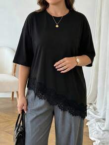 SHEIN Tall CURVE CURVE 大尺碼女款高身長黑色蕾絲拼接不對稱下擺T恤，休閒日常上衣，適合秋冬夏季 - 黑色 - 查看 8