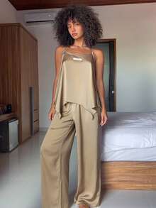 Livesso Bộ đồ ngủ hai dây in hình hoạt hình thoải mái dành cho nữ - Màu Khaki - Xem 8