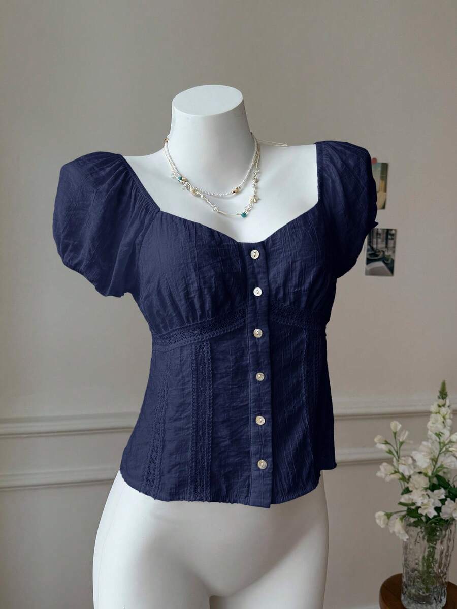 Comfortcana Áo sơ mi tay ngắn cổ chữ V màu xanh hải quân họa tiết hoa nhí phối viền tương phản, thích hợp cho mùa hè. - Màu xanh hải quân - Xem 1