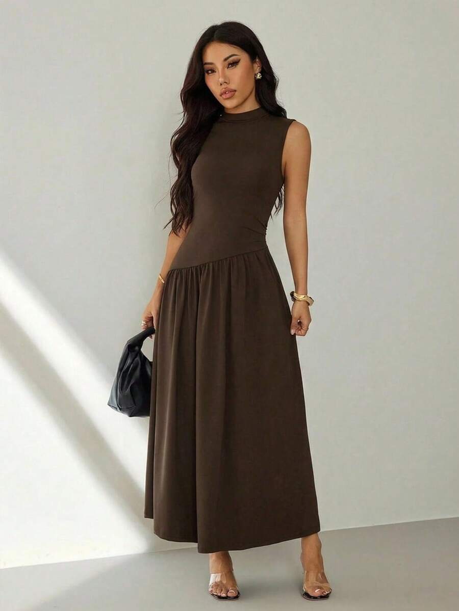 SHEIN PETITE Đầm không tay màu trơn thanh lịch dành cho nữ, thích hợp cho mùa hè.