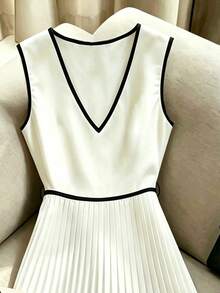 SHEIN Franclia Đầm ngắn dáng chữ A không tay cổ chữ V, thắt eo, kiểu dáng đơn giản Pháp, xếp ly. - trắng - Xem 4