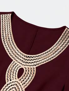 GlowEve CURVE Setelan 2 Potong Wanita Ukuran Besar: Blus Tanpa Lengan dengan Kerah Berkerut dan Celana Lipit - Burgundy - View 8