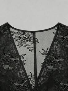 Franclia 大尺碼女款休閒 70 年代性感蕾絲上衣，優雅度假穿搭，黑色全白蝴蝶結肩帶短袖夏季夜晚派對 - 黑與白 - 查看 3