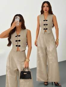 SHEIN PETITE Bộ đồ nữ thanh lịch tối giản gồm áo vest ngắn cổ chữ V phối màu tương phản và quần ống rộng cạp cao, phù hợp cho đi làm hàng ngày và mặc thường ngày, màu be, thích hợp cho lễ tốt nghiệp, trang phục giáo viên, tựu trường mùa thu/đông. - Màu be - Xem 2